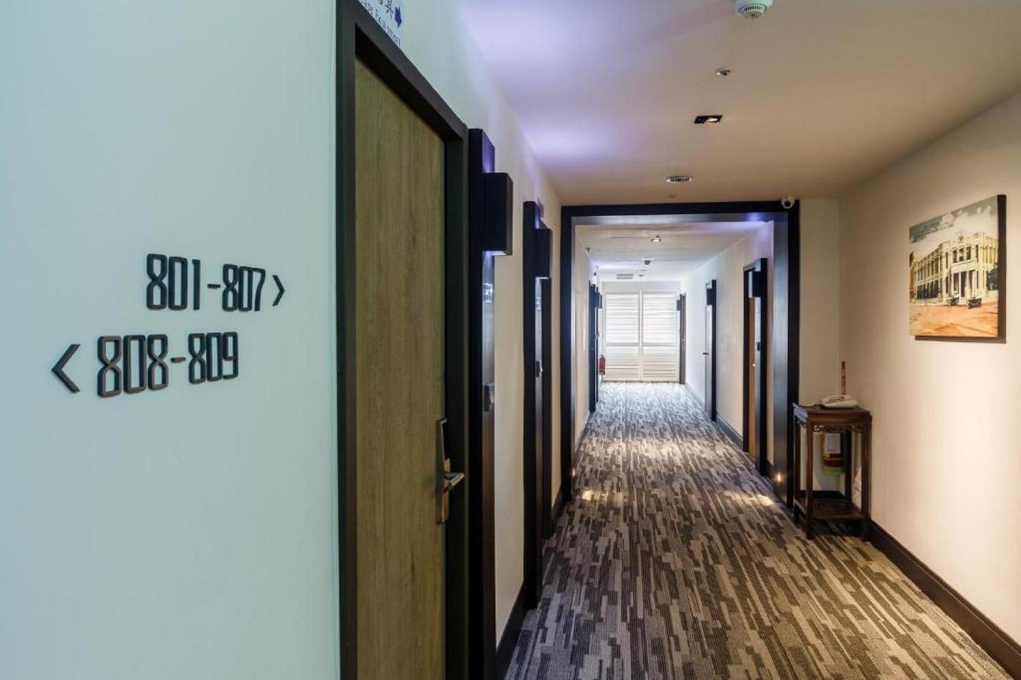 53 Hotel Taichung Exterior photo