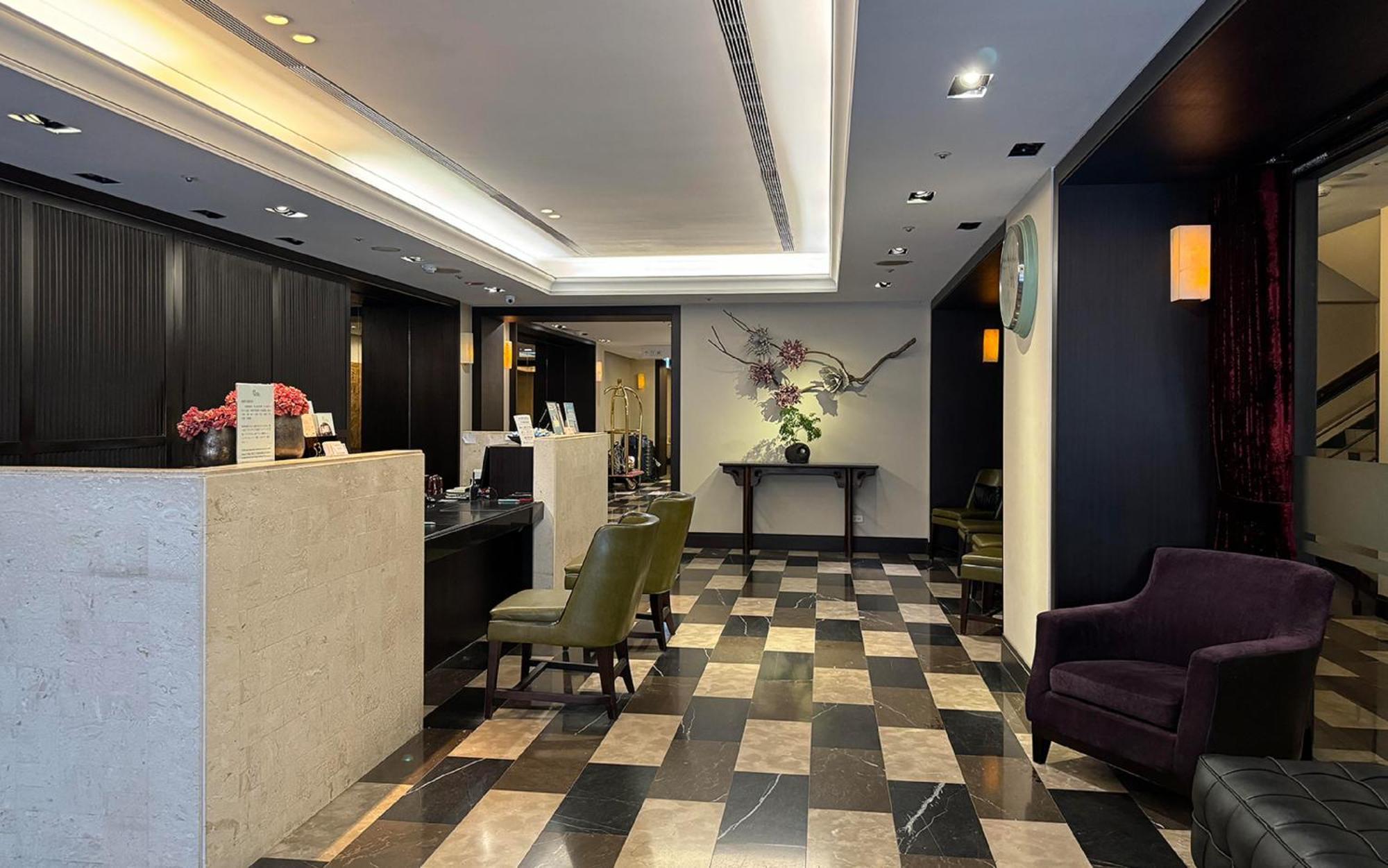 53 Hotel Taichung Exterior photo