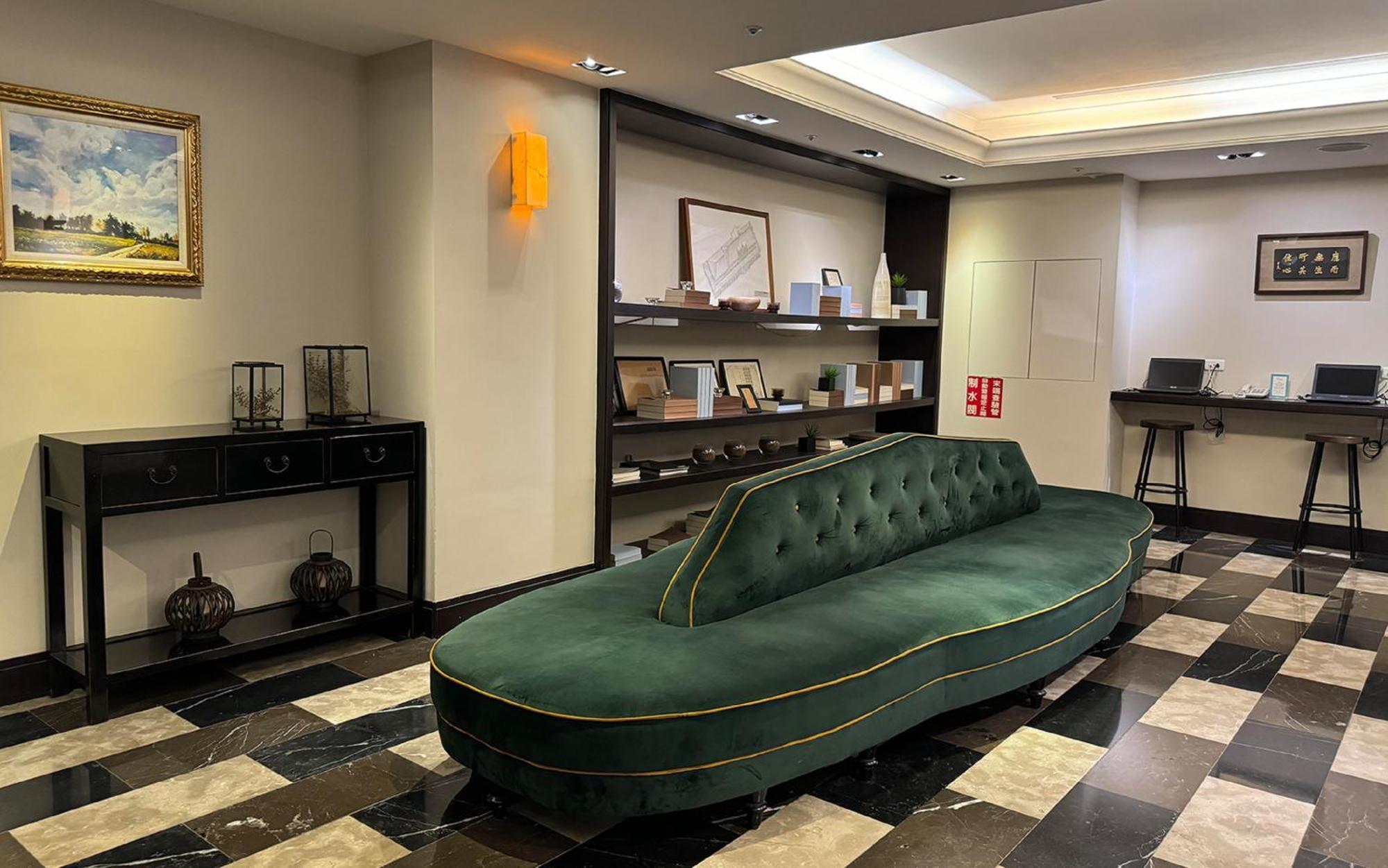 53 Hotel Taichung Exterior photo