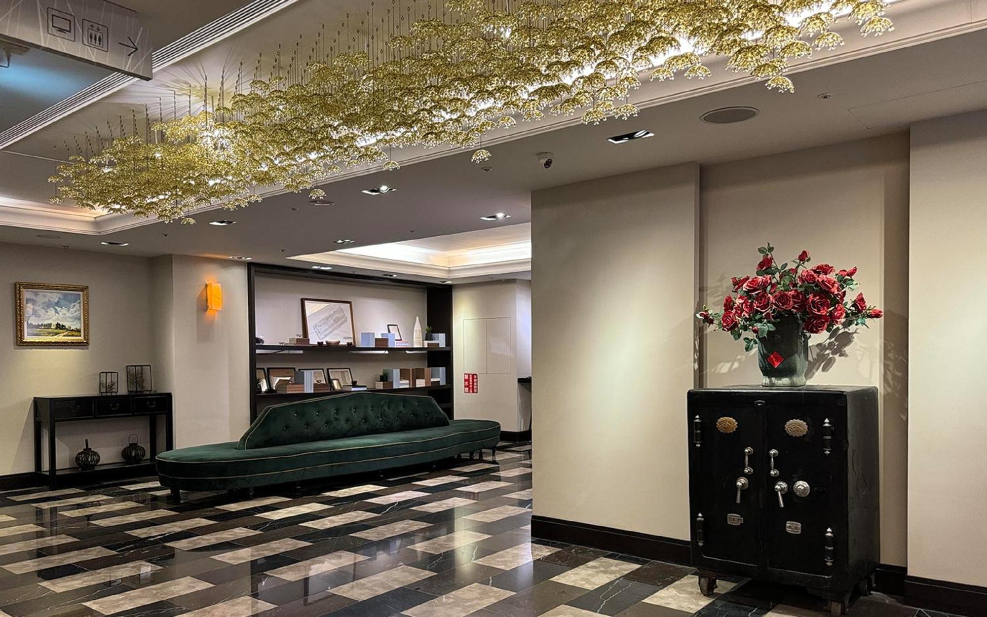 53 Hotel Taichung Exterior photo
