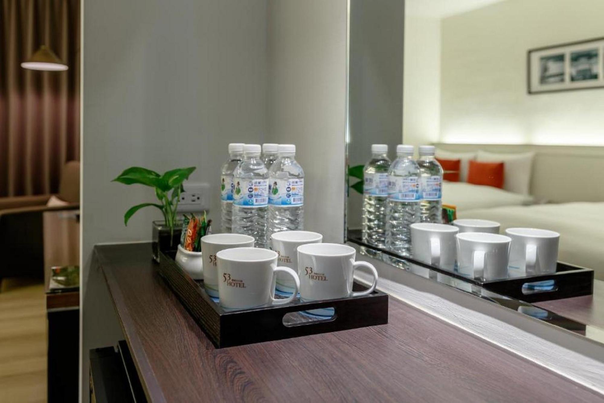 53 Hotel Taichung Exterior photo