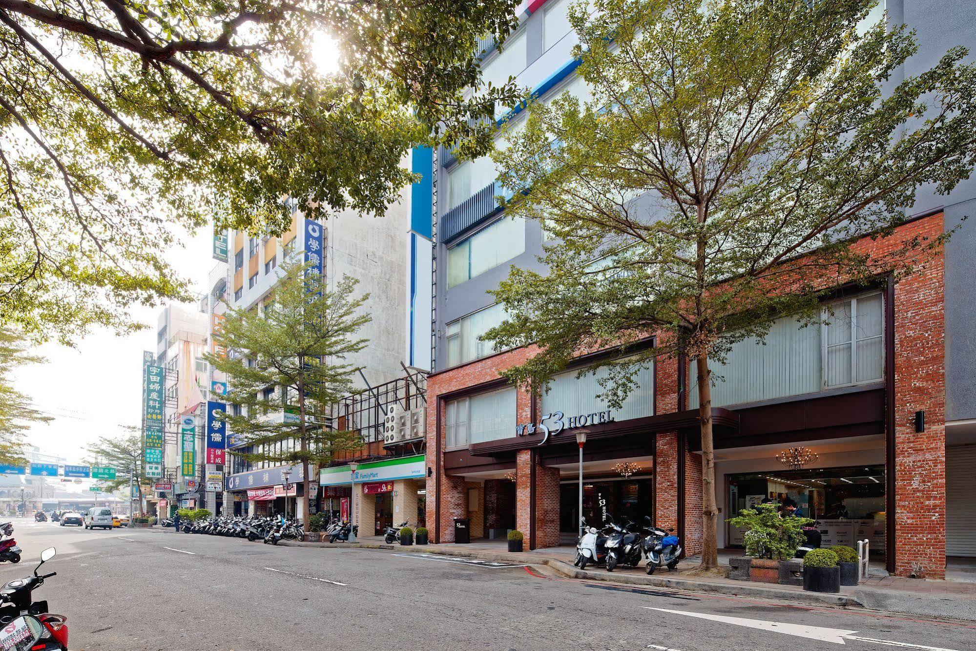 53 Hotel Taichung Exterior photo