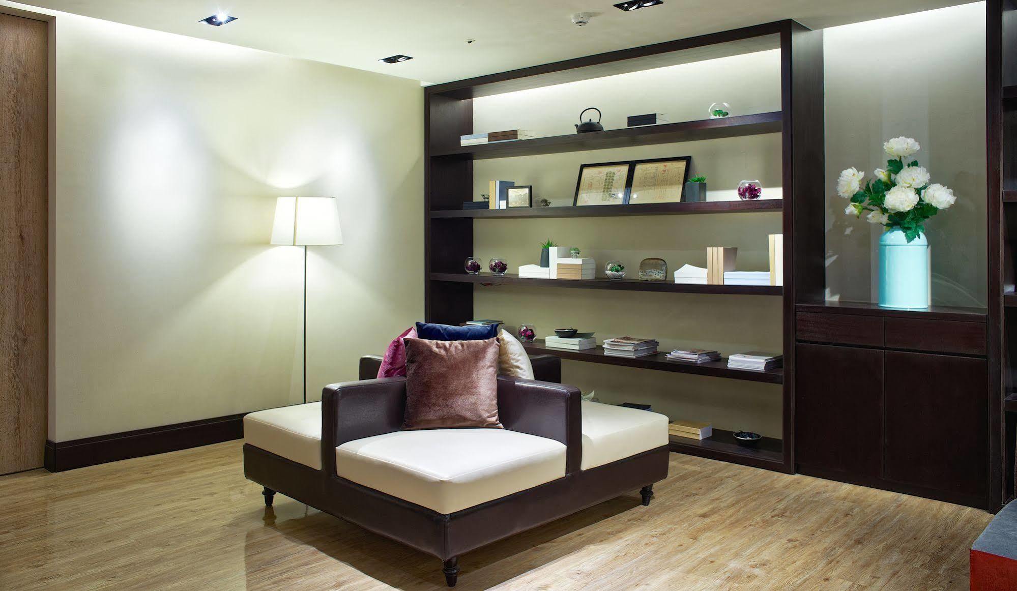 53 Hotel Taichung Exterior photo