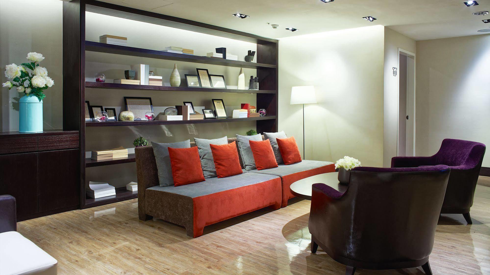 53 Hotel Taichung Exterior photo