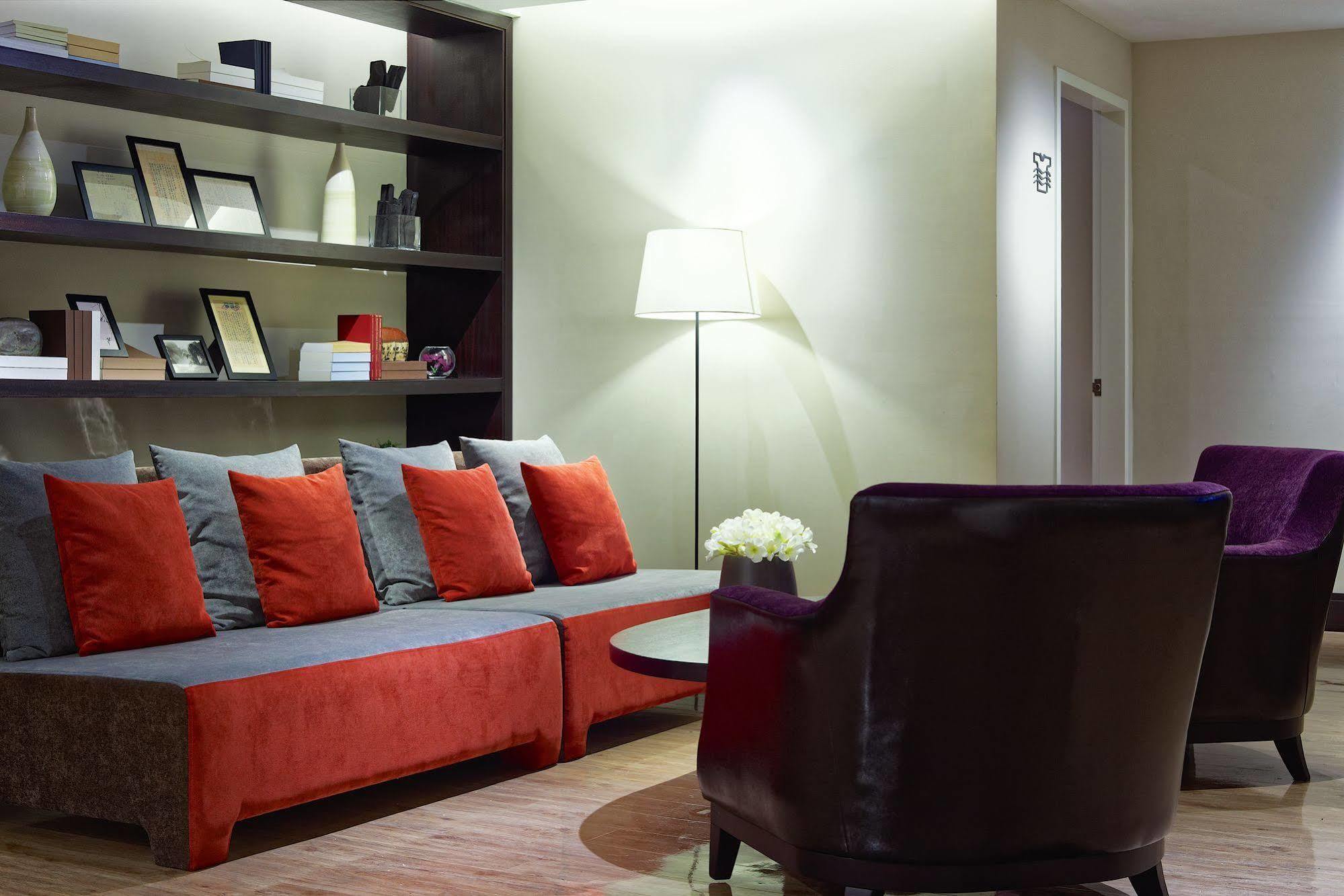 53 Hotel Taichung Exterior photo