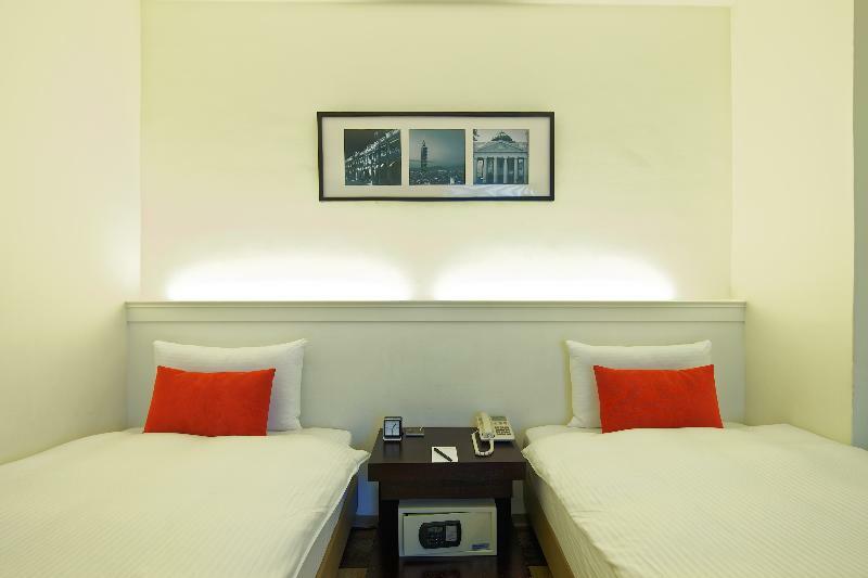 53 Hotel Taichung Exterior photo