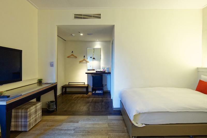 53 Hotel Taichung Exterior photo